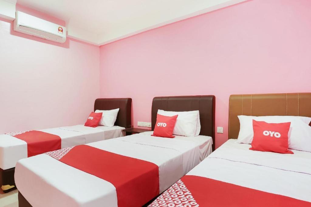 Oyo 89387 Sun Keerana Hotel Klang Exterior photo
