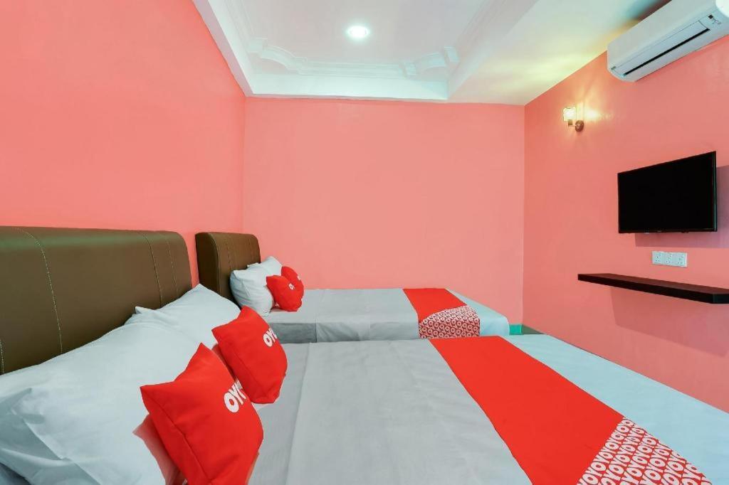 Oyo 89387 Sun Keerana Hotel Klang Exterior photo