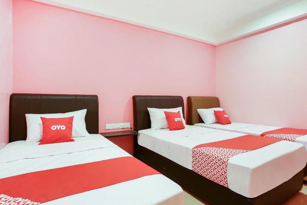 Oyo 89387 Sun Keerana Hotel Klang Exterior photo